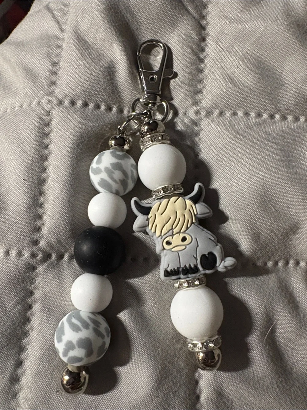 White & Gray Highland Cow Beaded Keychain Purse Charm
